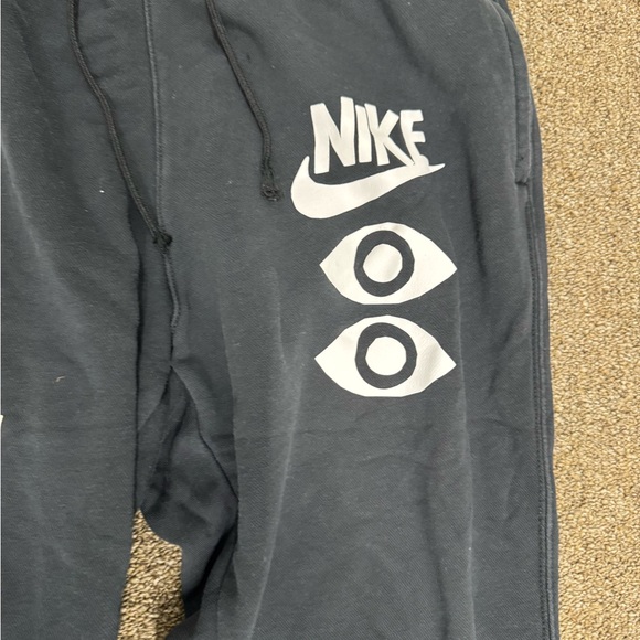 Nike men’s size XL Black Graphic Joggers - Picture 5 of 13